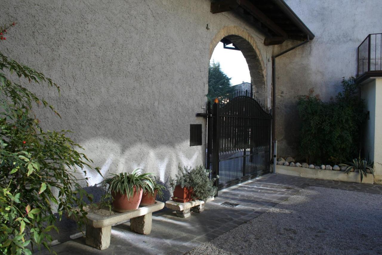 B&B La Piccola Corte Polpenazze del Garda Esterno foto