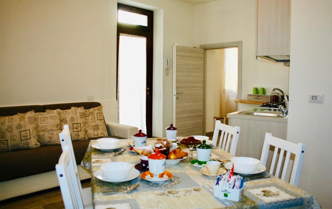 B&B La Piccola Corte Polpenazze del Garda Esterno foto