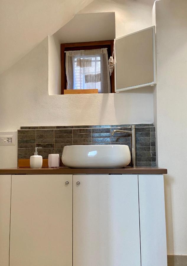 B&B La Piccola Corte Polpenazze del Garda Esterno foto